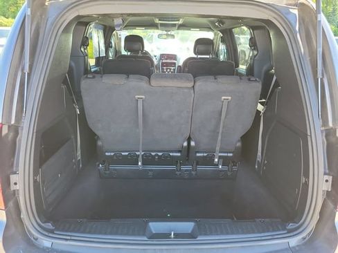 Used 2016 Dodge Grand Caravan SE FWD image 21