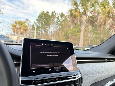 Used 2024 Jeep Compass Latitude image 15