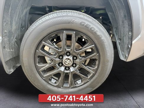 Used 2025 Toyota Tundra Limited AWD/4WD image 48