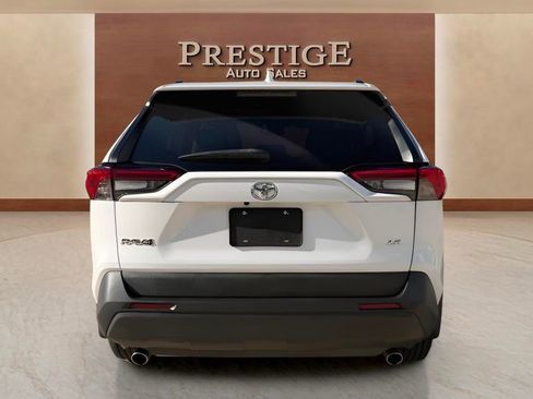 Used 2021 Toyota RAV4 LE image 28