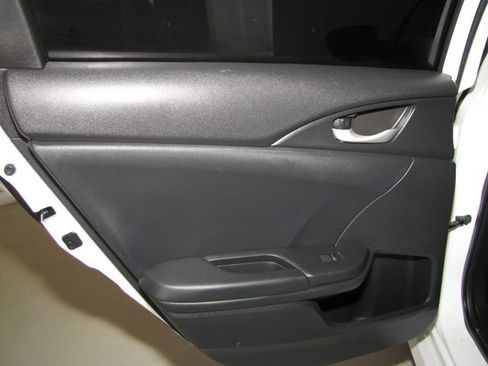 Used 2020 Honda Civic Sport image 13