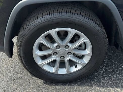 Certified 2022 Jeep Grand Cherokee Laredo E w/ Security & Convenience Group AWD/4WD image 10