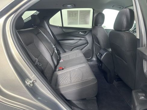 Used 2018 Chevrolet Equinox LT image 16