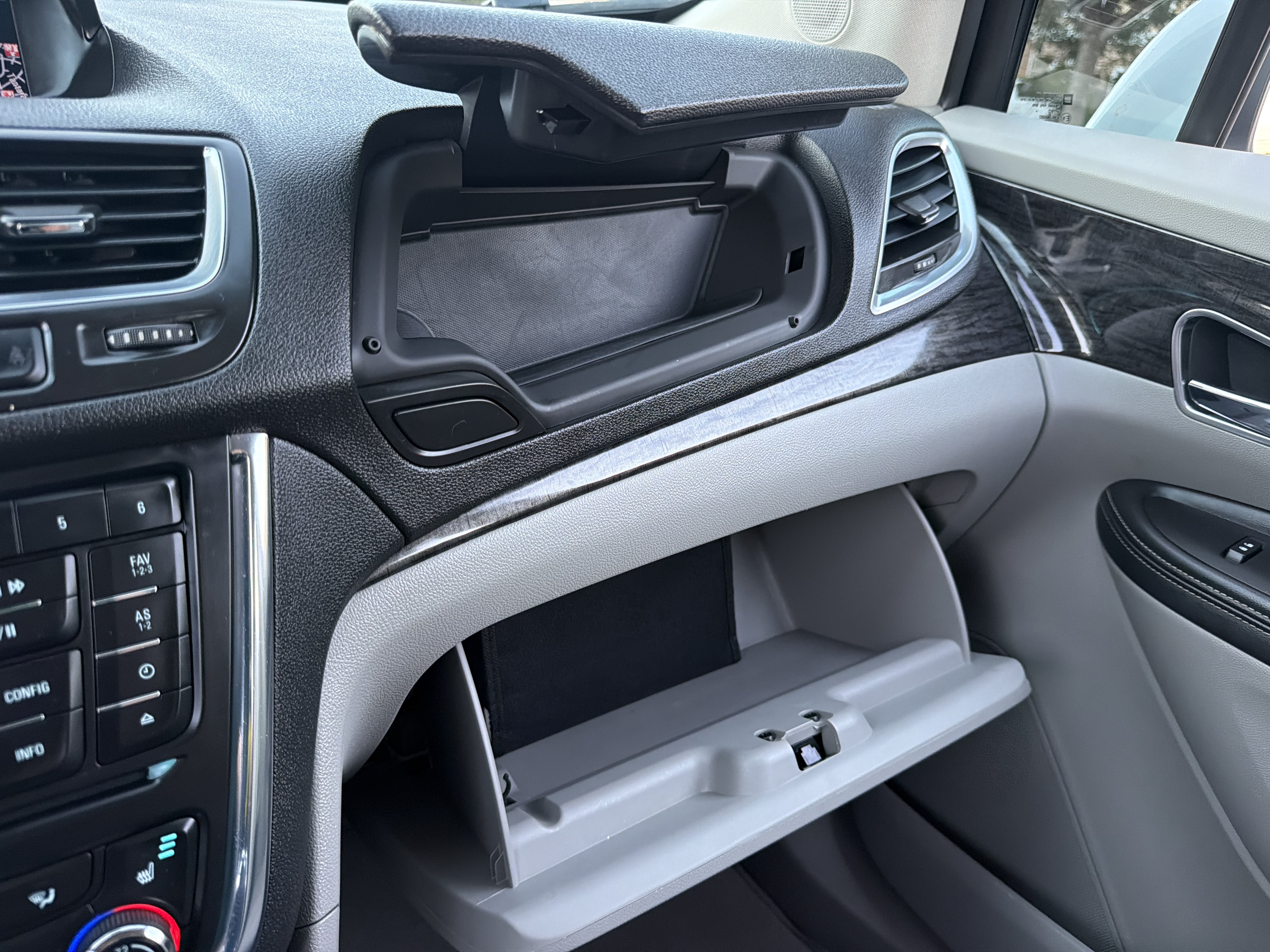 Used 2013 Buick Encore Leather FWD image 36