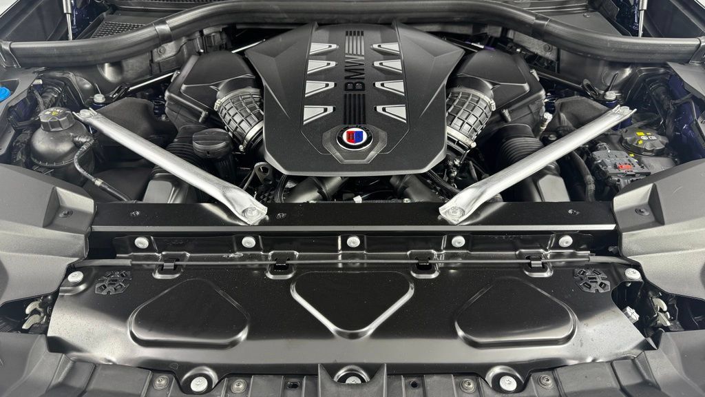New 2026 BMW ALPINA XB7 AWD/4WD image 9