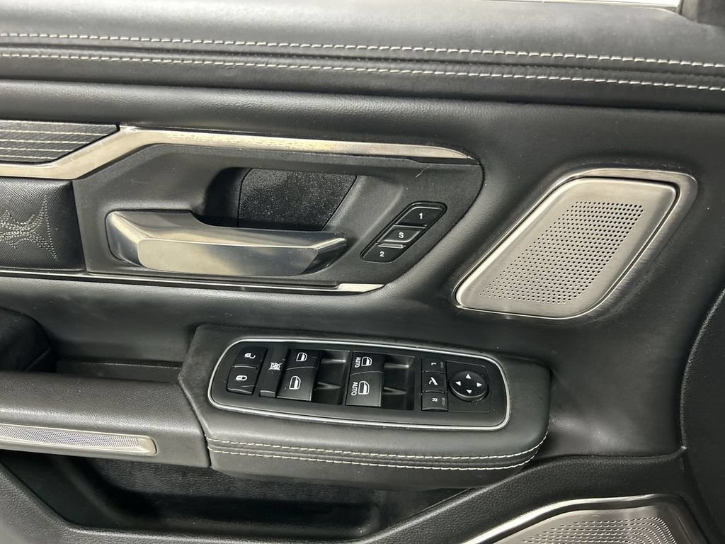 Used 2019 RAM 1500 Limited AWD/4WD image 11