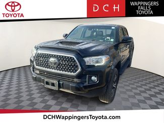 Used 2018 Toyota Tacoma TRD Sport video 1