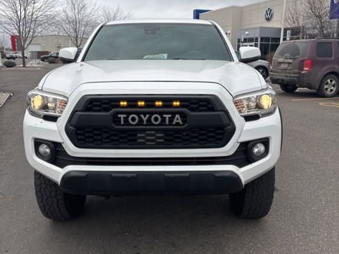 Used 2020 Toyota Tacoma TRD Off-Road image 8