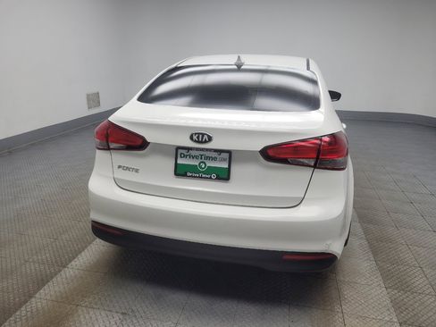 Used 2017 Kia Forte LX FWD image 7