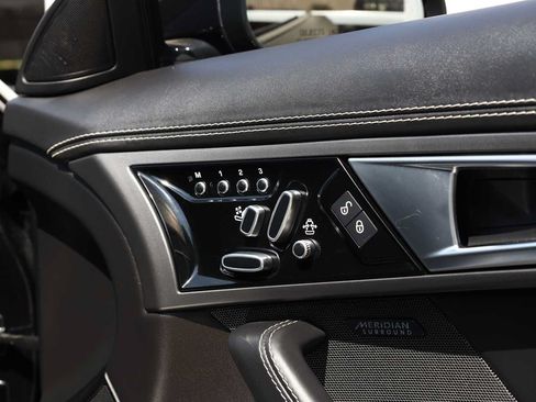 Used 2016 Jaguar F-TYPE R AWD/4WD image 45