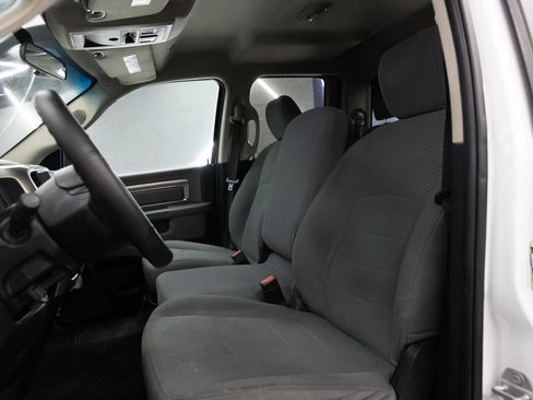 Used 2017 RAM 1500 Classic SLT RWD image 5