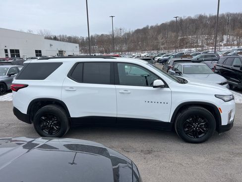 Used 2023 Chevrolet Traverse LT w/ Midnight/Sport Edition image 6