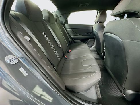Certified 2025 Hyundai Elantra Sport image 25