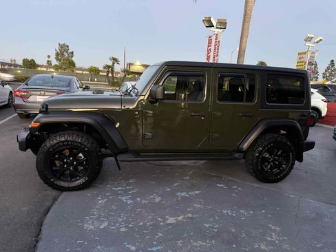 Used 2021 Jeep Wrangler Unlimited Sport AWD/4WD image 3