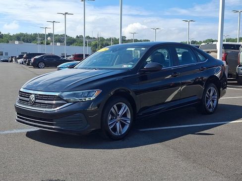 Used 2024 Volkswagen Jetta SE FWD image 3
