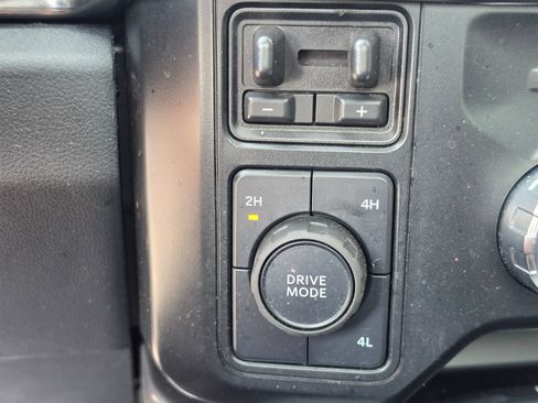 Used 2023 Ford F350 Lariat w/ Lariat Ultimate Package AWD/4WD image 15