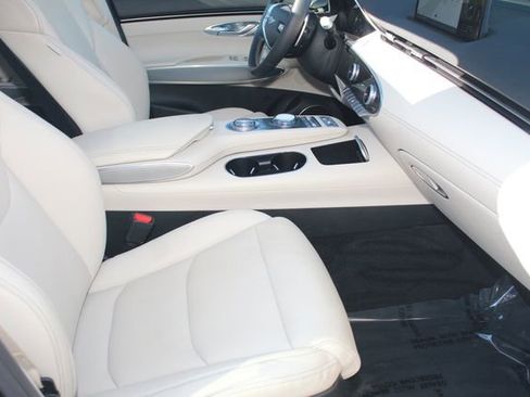 Used 2022 Genesis GV70 2.5T w/ Select Package image 3