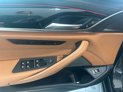 Used 2023 BMW M550i xDrive w/ Dynamic Handling Package image 14