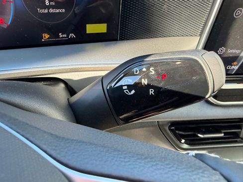 New 2026 Volkswagen Tiguan SE image 26