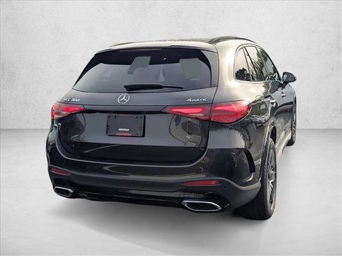 Used 2026 Mercedes-Benz GLC 300 4MATIC image 2