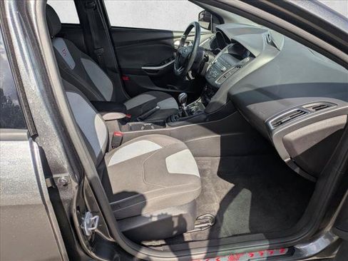 Used 2018 Ford Focus ST FWD image 18