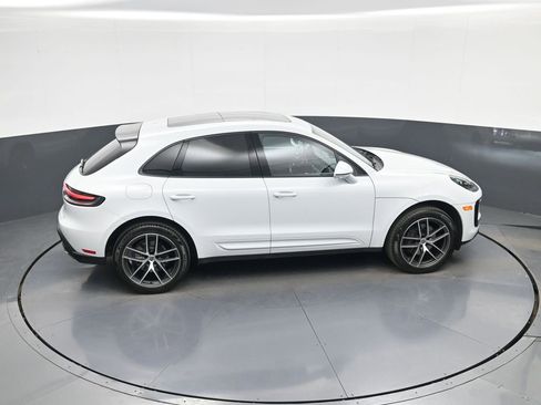 Used 2025 Porsche Macan image 37