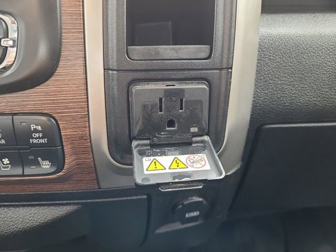 Used 2018 RAM 2500 Laramie w/ Protection Group image 31