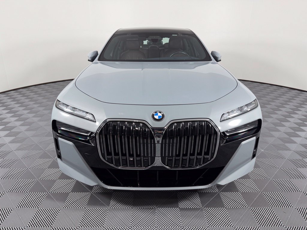 Used 2023 BMW 740i w/ Executive Package RWD image 9