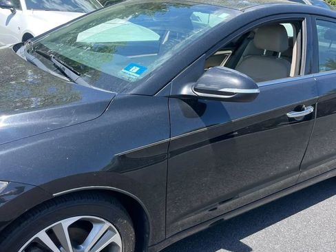 Used 2017 Hyundai Elantra Limited w/ Limited Tech Package 04 FWD image 2