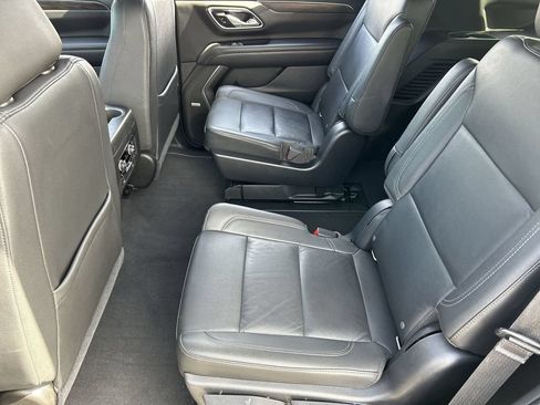 Used 2021 Chevrolet Tahoe Z71 w/ Luxury Package AWD/4WD image 25