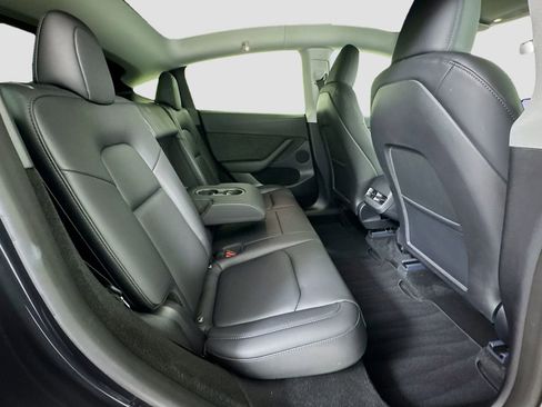 Used 2024 Tesla Model Y Long Range image 25