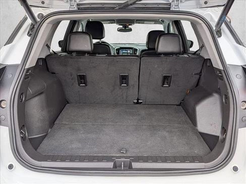 Used 2024 GMC Terrain SLT image 6