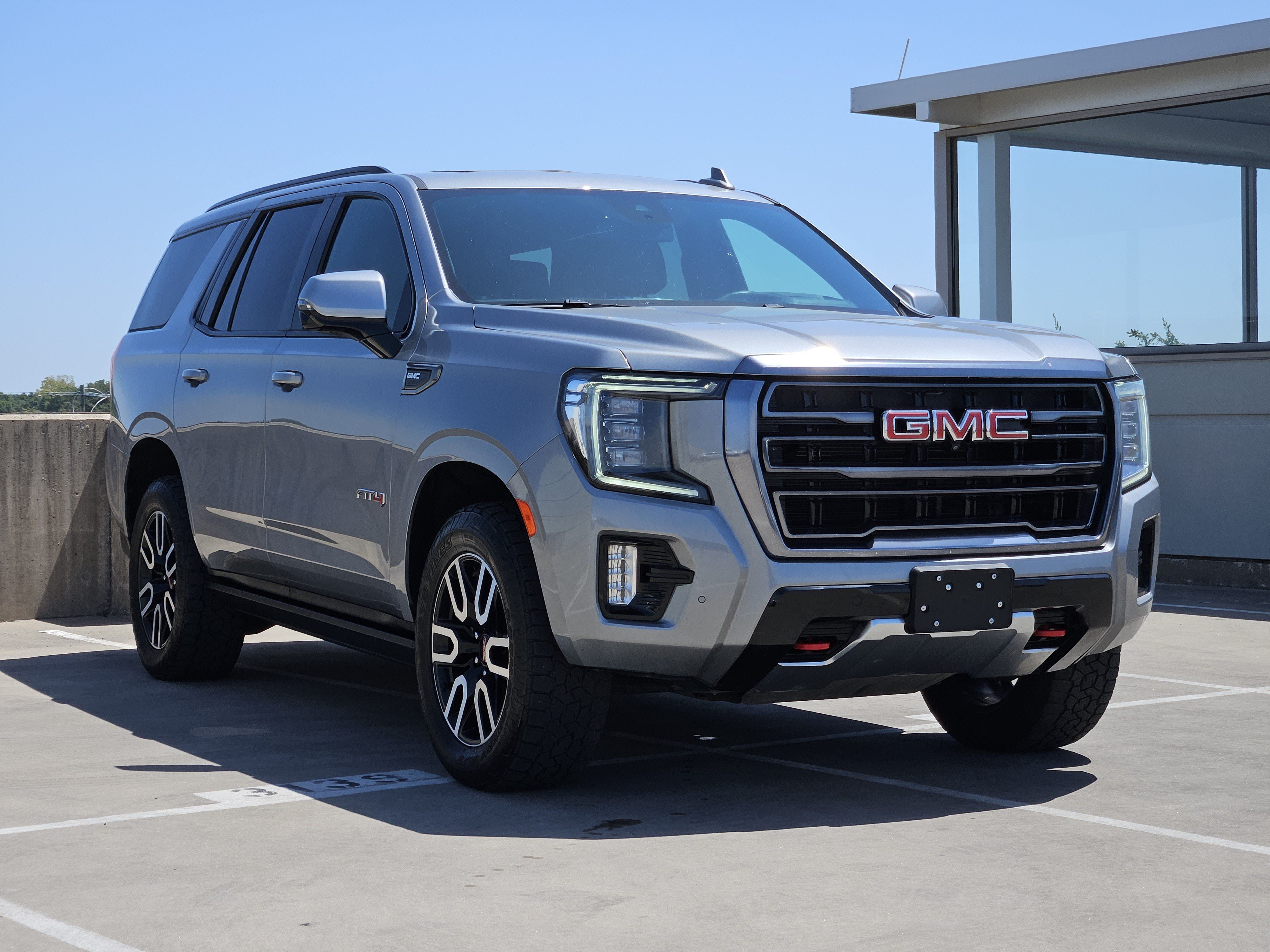 Used 2024 GMC Yukon AT4 w/ Technology Package AWD/4WD image 10
