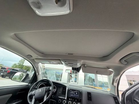 Used 2022 Toyota Sequoia SR5 AWD/4WD image 41
