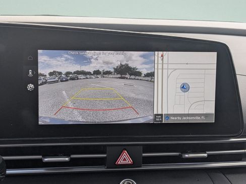 New 2025 Hyundai Elantra SEL FWD image 18