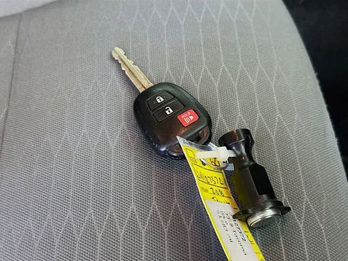 Used 2018 Toyota Tacoma SR5 image 20