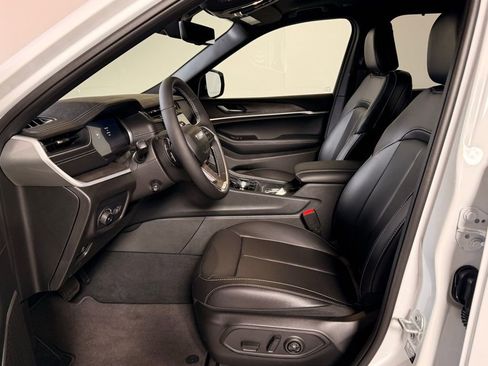 New 2025 Jeep Grand Cherokee L Limited w/ Luxury Tech Group II AWD/4WD image 12