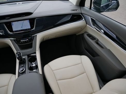 Certified 2024 Cadillac XT6 Premium Luxury w/ LPO, Floor Liner Package AWD/4WD image 11