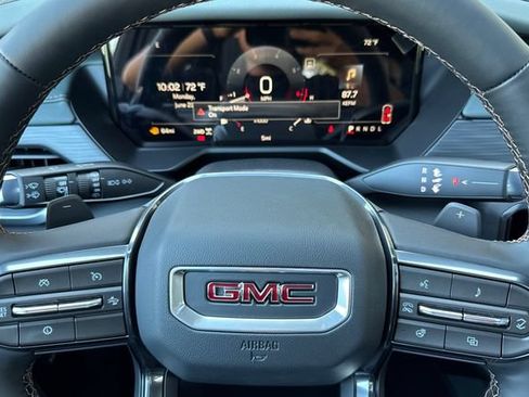 New 2026 GMC Acadia AT4 w/ Luxury Package AWD/4WD image 29