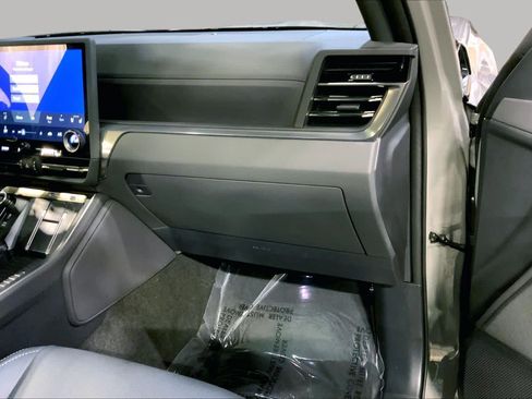 Certified 2024 Lexus GX 550 w/ Cold Area Package AWD/4WD image 19
