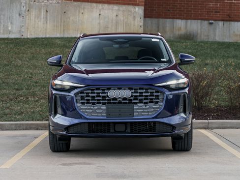 Certified 2025 Audi Q5 Premium w/ Convenience Package image 31