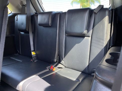 Used 2019 Toyota Highlander XLE FWD image 24