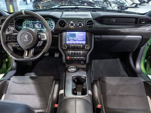 Used 2022 Ford Mustang Shelby GT500 w/ Carbon Fiber Track Pack RWD image 52