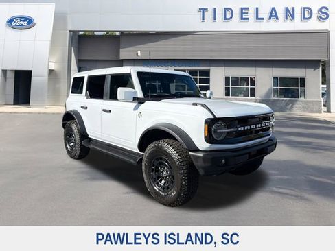New 2026 Ford Bronco Outer Banks w/ Sasquatch Package image 1
