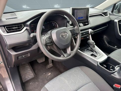 Used 2025 Toyota RAV4 XLE AWD/4WD image 4