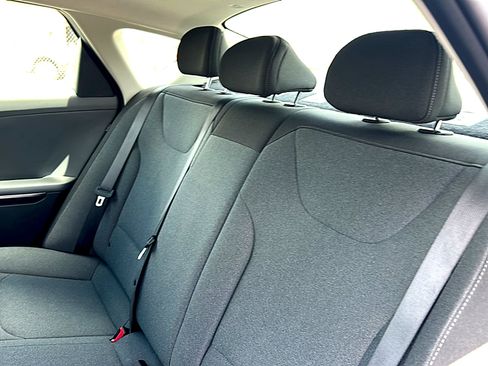 Used 2025 Kia K4 FWD image 19