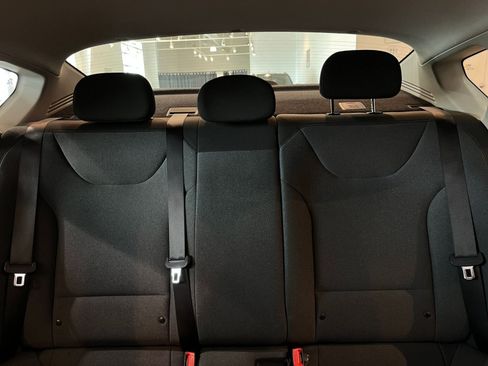 Used 2025 Kia K4 LXS image 37