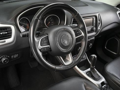 Used 2018 Jeep Compass Latitude image 10