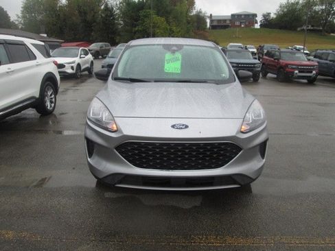 Used 2022 Ford Escape SE w/ Cold Weather Package image 4