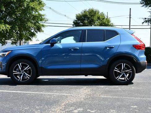 Certified 2024 Volvo XC40 B5 Core AWD/4WD image 4